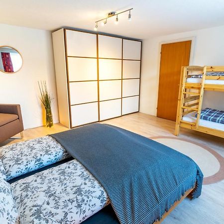 Charmantes Apartment Mit Grossem Garten .Kids4Free. Φιλμς Εξωτερικό φωτογραφία